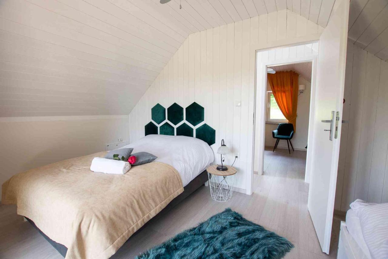 Resort Holiday Natural - Gosciniec Zacisze Chmielno Exterior foto