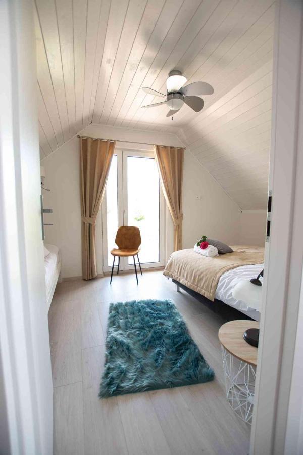 Resort Holiday Natural - Gosciniec Zacisze Chmielno Exterior foto